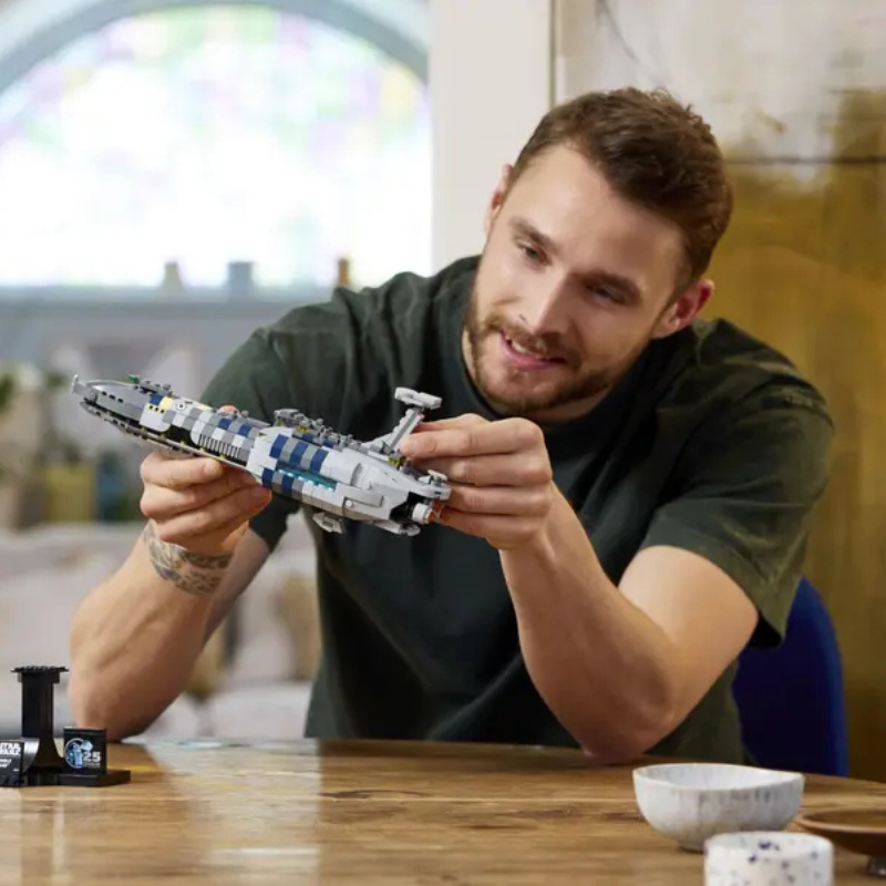 Mano Invisible - Star Wars | 557 Piezas